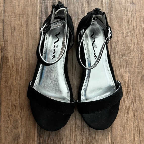 Toddler Sandals - Picture 2 of 4